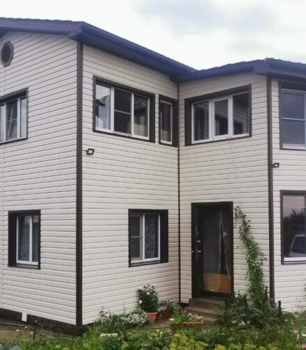 Классический сайдинг на фасаде дачного дома