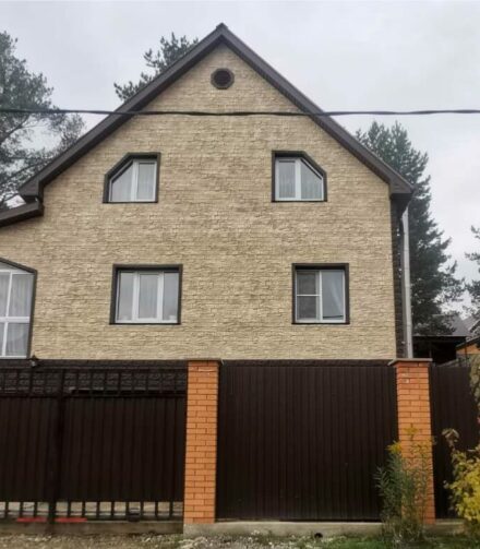 Дом на рельефе.