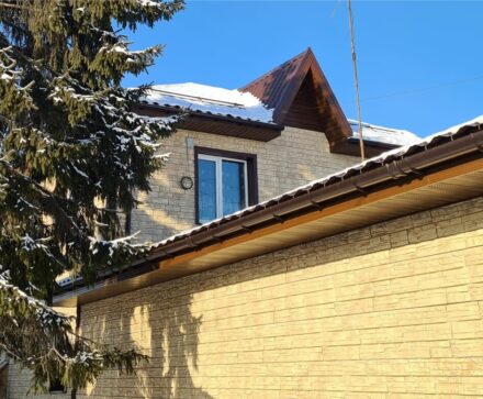 GRAND LINE «Скала»: дом с фасадами из рваного камня
