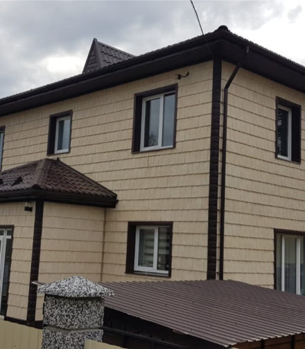 «Дранка сибирская» от GRAND LINE — свежее решение для фасада загородного дома