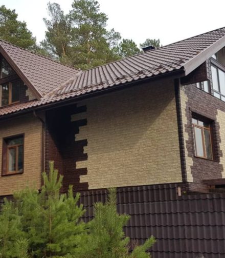 «Крымский сланец» от GRAND LINE в сосновом лесу.