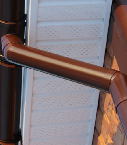 Как выбрать водостоки для крыши?