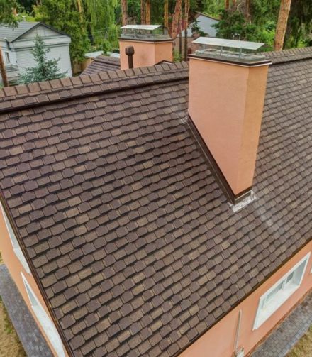 Преимущества использования многослойной черепицы в качестве кровельного материала