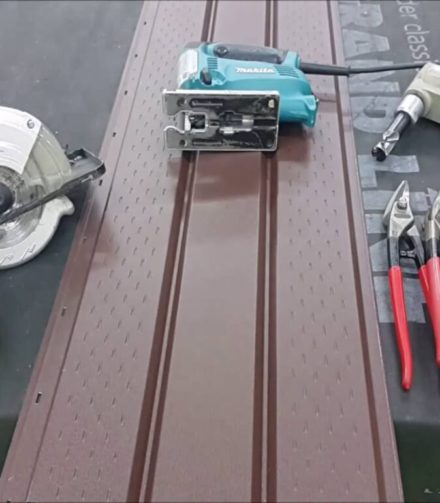 Чем лучше резать сайдинг?