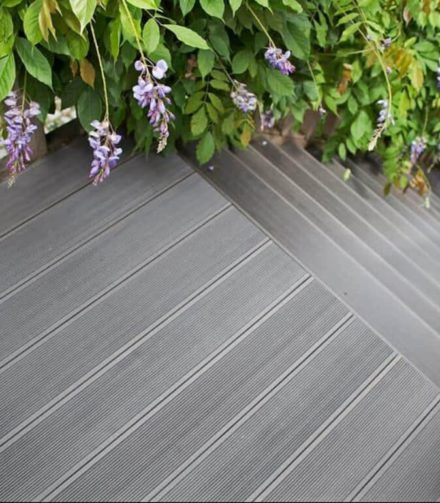 Террасная доска из ДПК: что это и какие преимущества она имеет