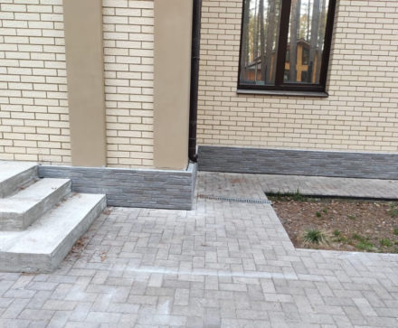 Японские панели KMEW — необычное решение для отделки цоколя