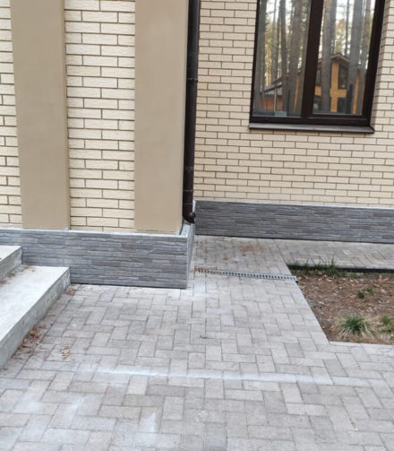 Японские панели KMEW — необычное решение для отделки цоколя