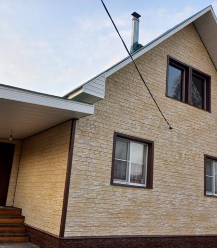 Солнечный «ЯФасад» цвета Слоновая кость.