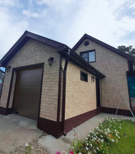 GRAND LINE «ЯФасад» на доме с гаражом.