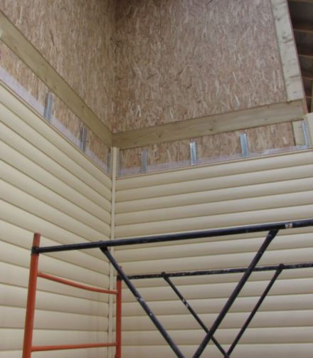 Как крепить виниловый сайдинг к OSB-плитам?