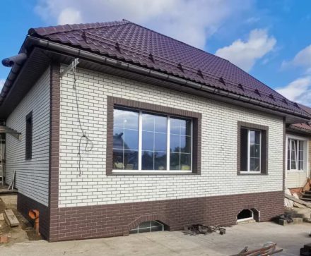 «Кирпич Баварский»: простой дом с непростой отделкой.