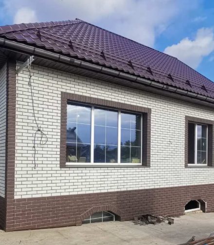 «Кирпич Баварский»: простой дом с непростой отделкой.