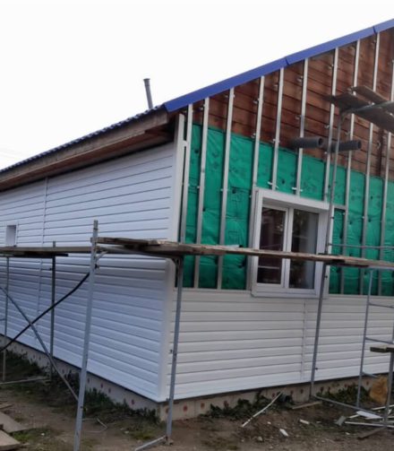 Как сделать обрешетку под сайдинг?