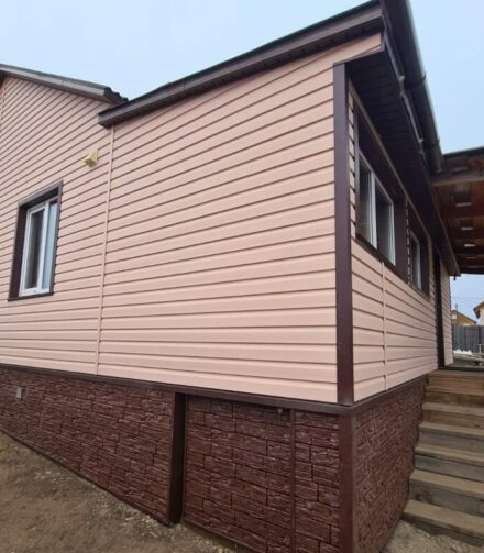 Персиковый сайдинг от GRAND LINE