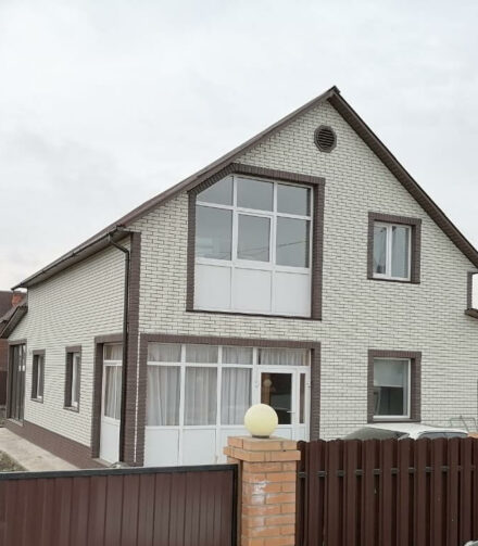 Шикарный фасад из «Кирпича Баварского»