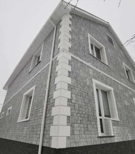 Светлый фасад GRAND LINE в классическом стиле