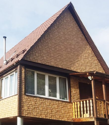 Дом из янтарного «Екатерининского камня»