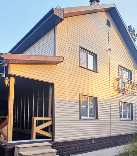 Популярный «Сандал» от FINEBER на доме с гаражом